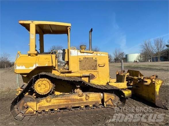 CAT D5M LGP ブルドーザー