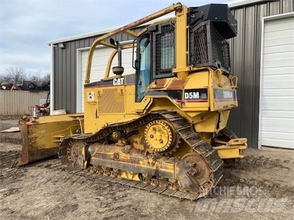 CAT D5M XL ブルドーザー