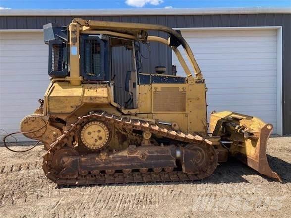 CAT D5M XL ブルドーザー
