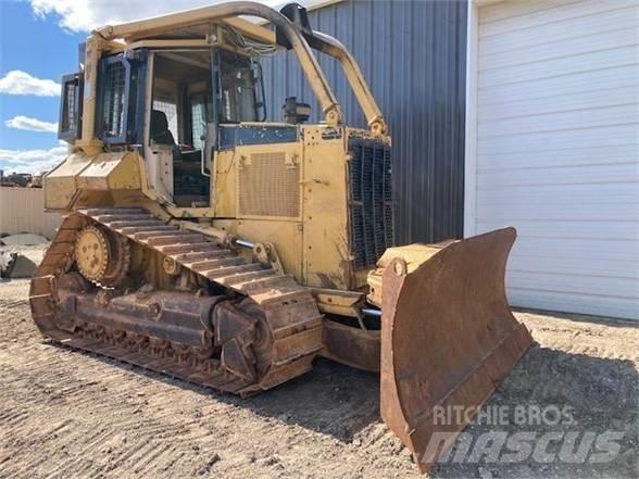 CAT D5M XL ブルドーザー
