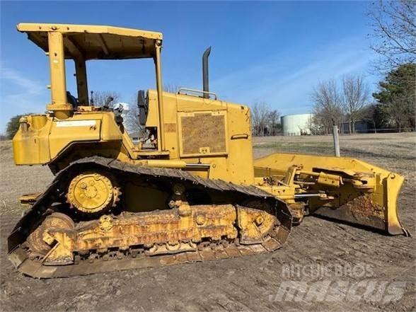 CAT D5N ブルドーザー