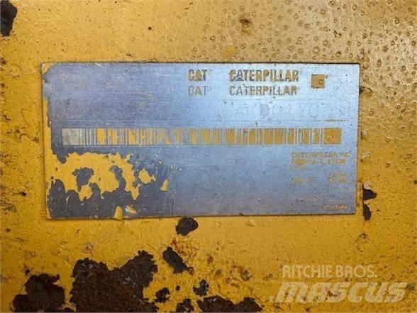 CAT D5N ブルドーザー