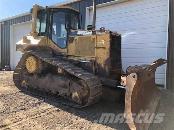 CAT D6M XL ブルドーザー