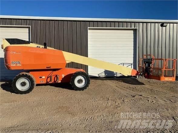 JLG 600S ブームリフト　直伸型