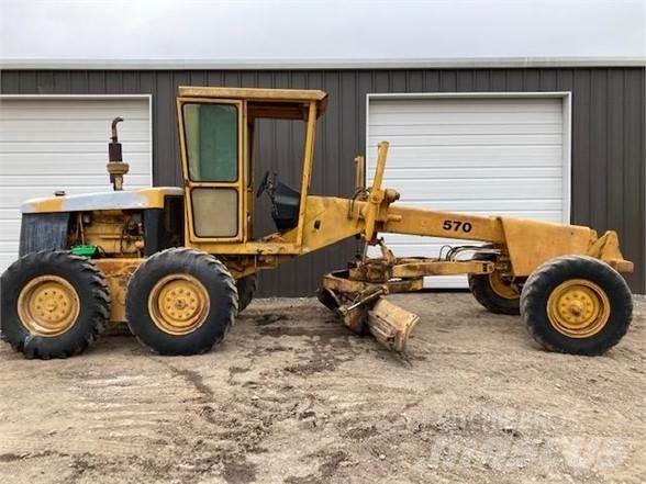 John Deere 570 モーターグレーダー