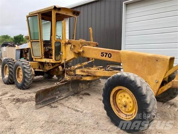 John Deere 570 モーターグレーダー