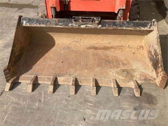 Kubota SVL65-2 スキッドステアローダー