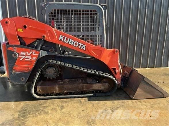 Kubota SVL75-2 スキッドステアローダー