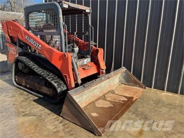 Kubota SVL75-2 スキッドステアローダー