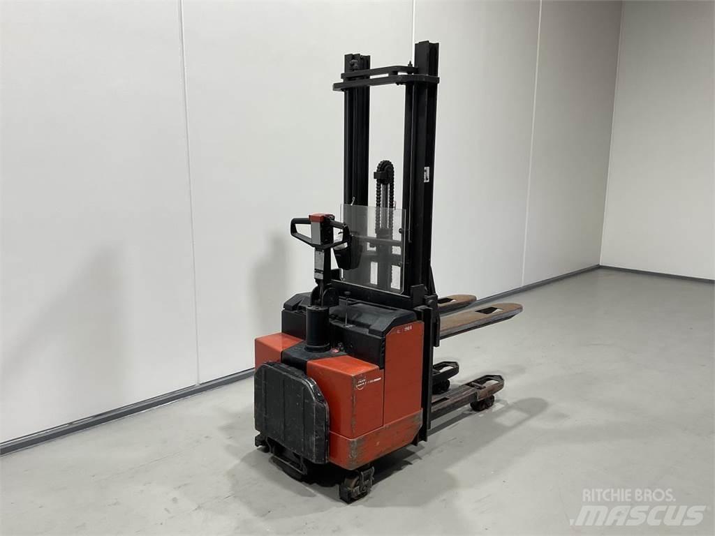 BT LSF1250/11 自走式スタッカー