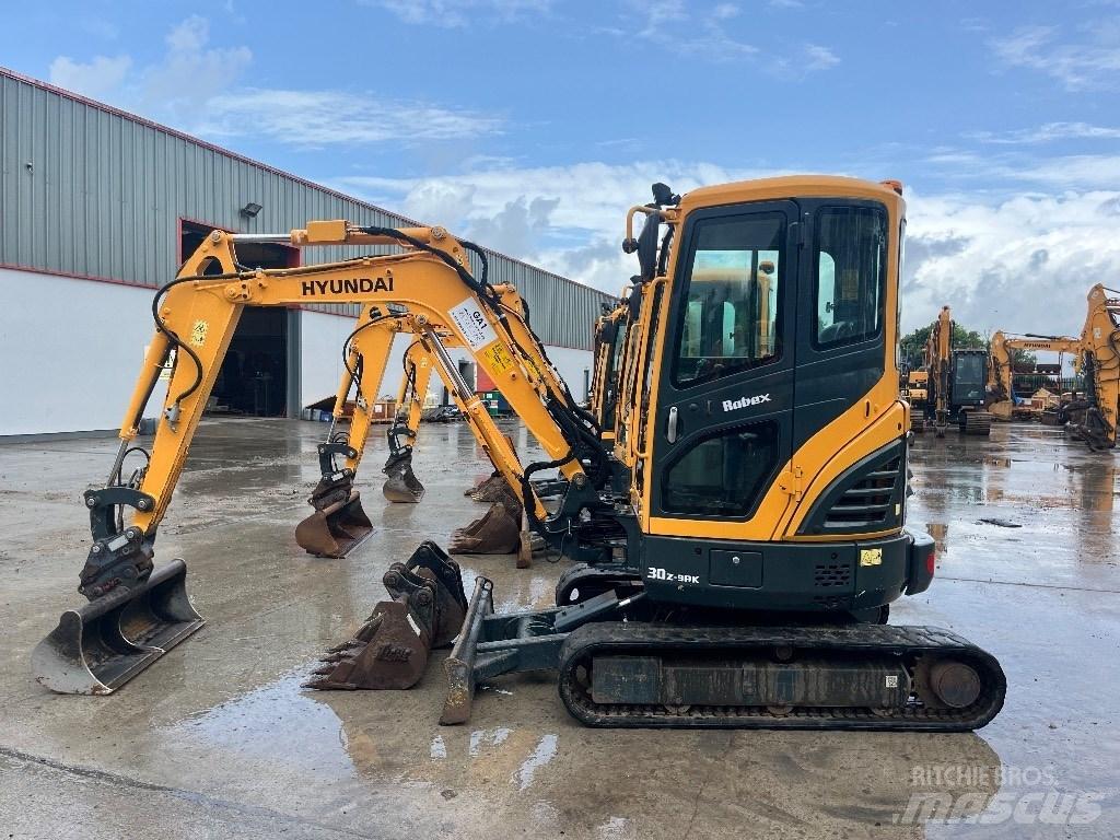 Hyundai R30 Z-9AK ミニ油圧ショベル 7t以下（ミニユンボ・ミニディガー）