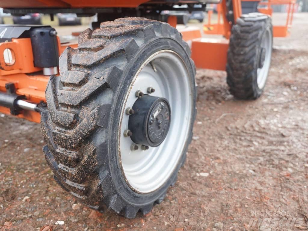 JLG 340 AJ ブームリフト　屈伸型