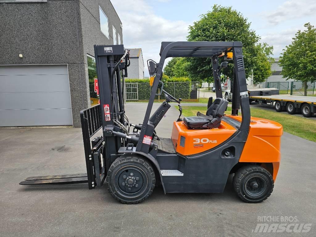 Doosan D 30 G ディーゼル・軽油