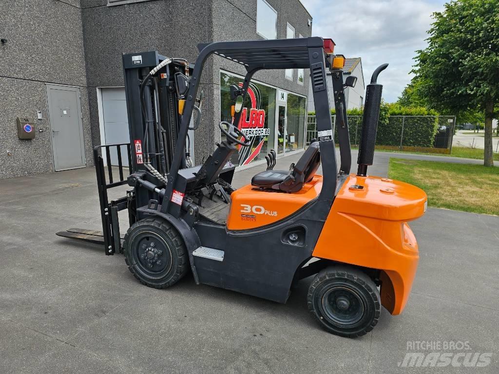 Doosan D 30 G ディーゼル・軽油