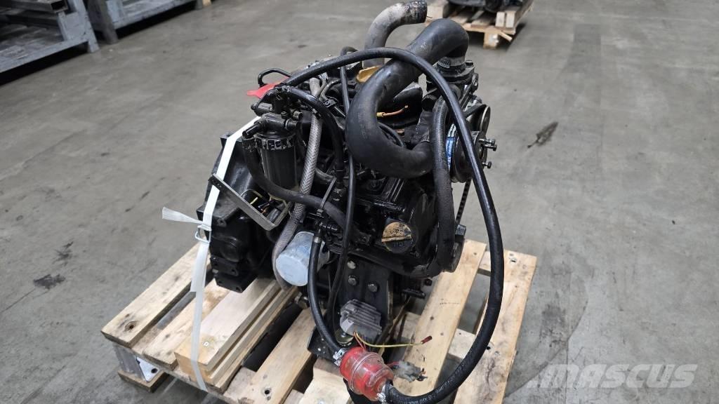Yanmar 3TNE68 エンジン
