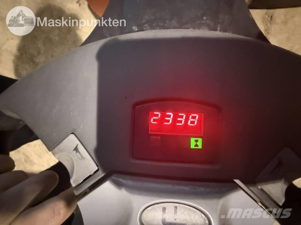 Toyota BT SWE 80 L バッテリーフォークリフト