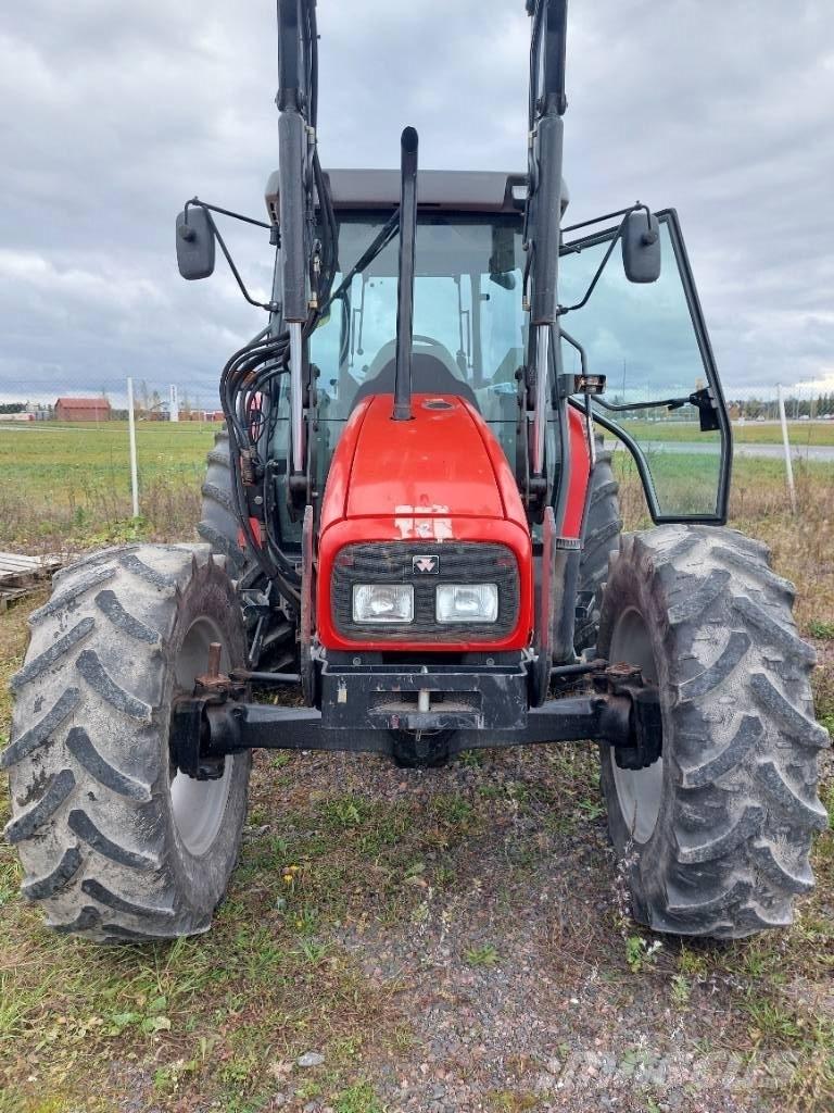 Massey Ferguson 4255 トラクター