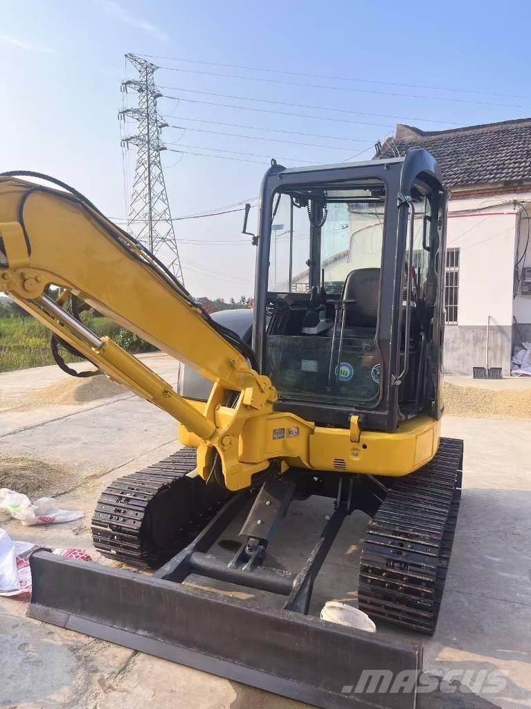 Komatsu PC 40 MR ミニ油圧ショベル 7t以下（ミニユンボ・ミニディガー）