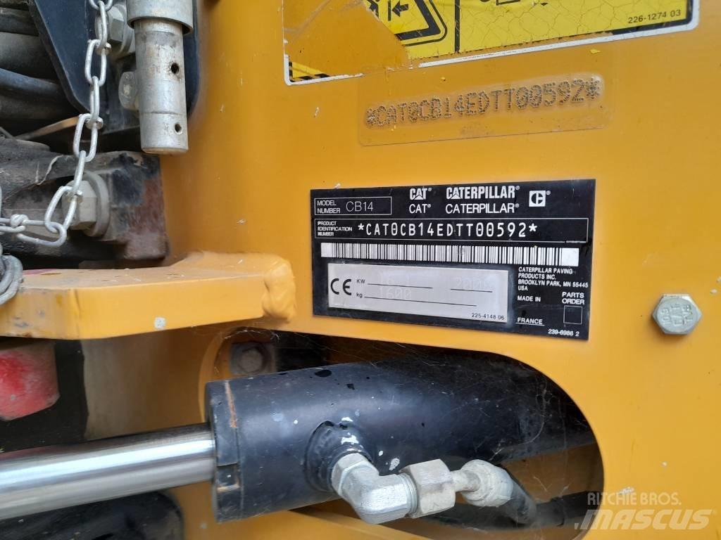 CAT CB 14 タンデムローラ