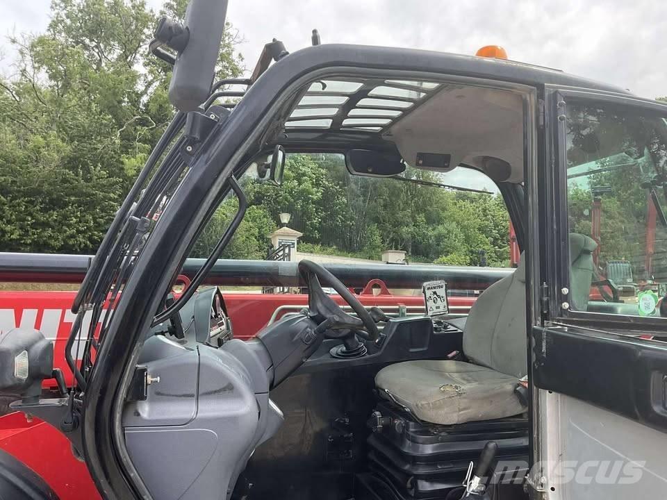 Manitou 1033 テレスコーピックハンドラー