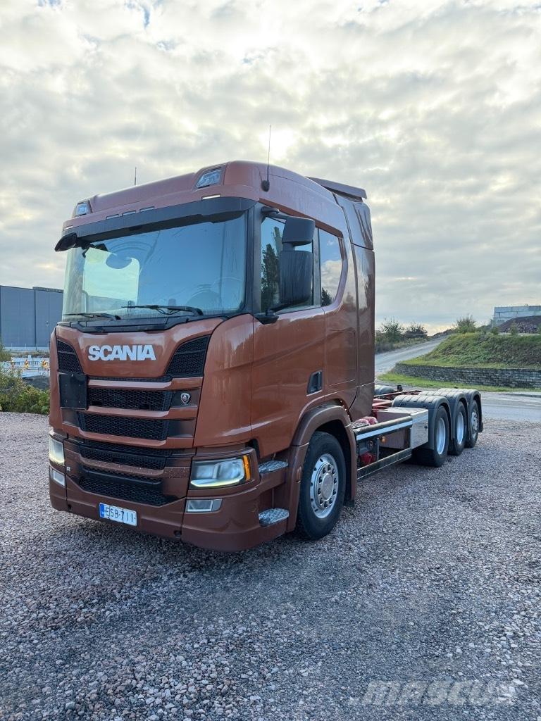 Scania R540B8x4*4NB キャブ付きシャーシ