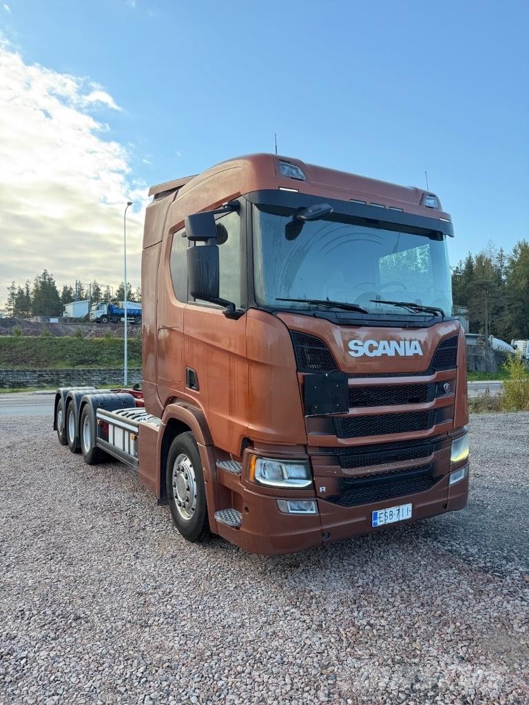 Scania R540B8x4*4NB キャブ付きシャーシ
