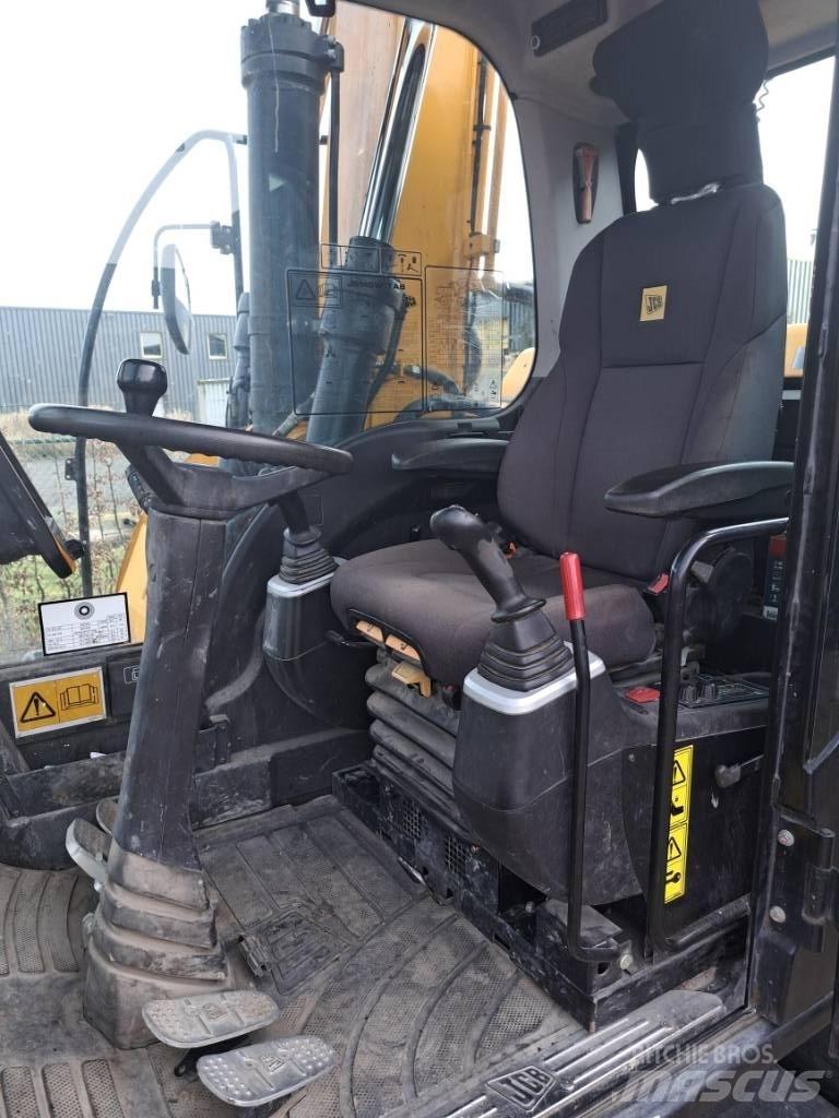 JCB JS 145 W ホイール式油圧ショベル（パワーショベル・ユンボ・バックホー）
