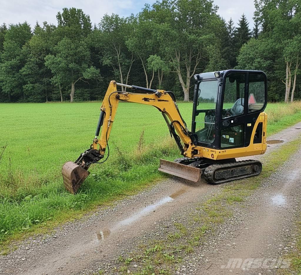 CAT 301.8 C ミニ油圧ショベル 7t以下（ミニユンボ・ミニディガー）