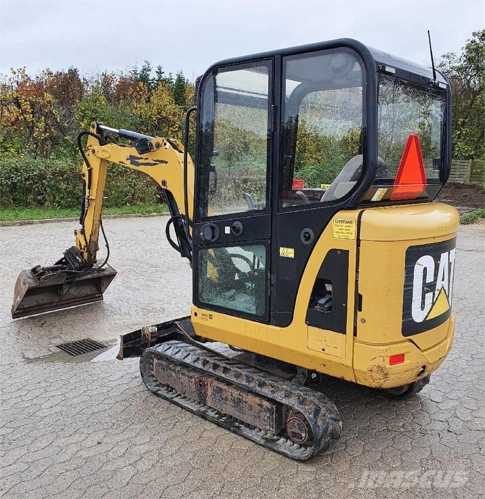 CAT 301.8 C ミニ油圧ショベル 7t以下（ミニユンボ・ミニディガー）