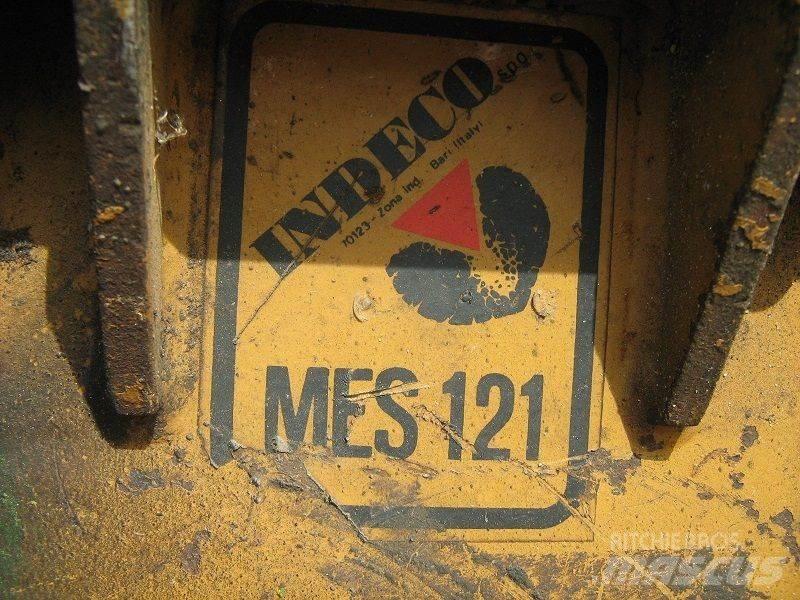 Indeco MES121 自走式クラッシャー