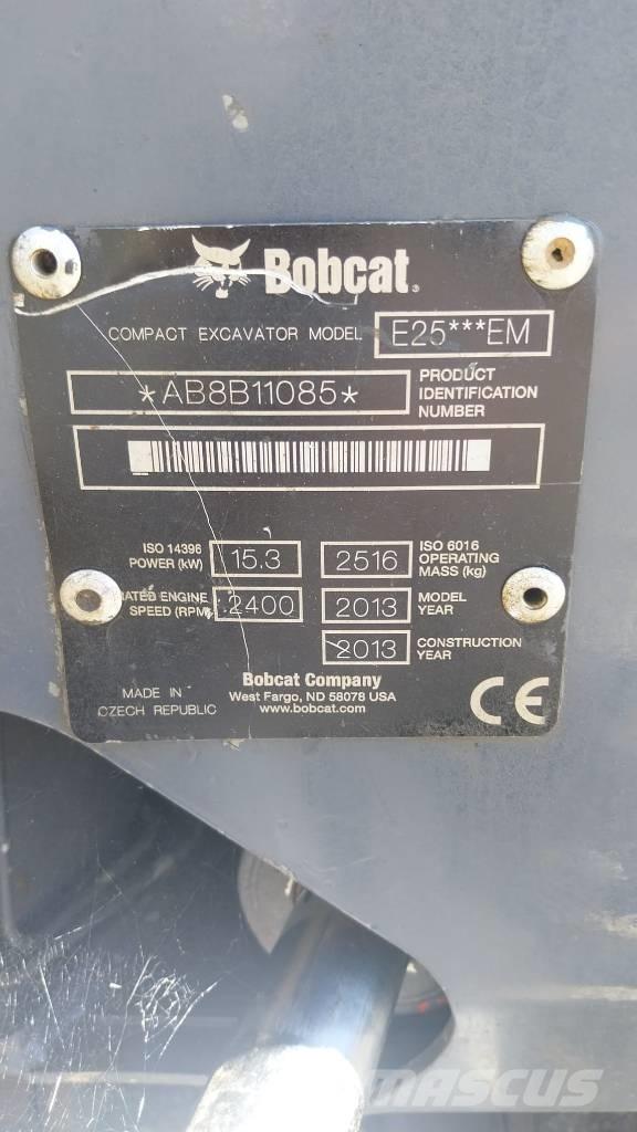 Bobcat E 25 ミニ油圧ショベル 7t以下（ミニユンボ・ミニディガー）