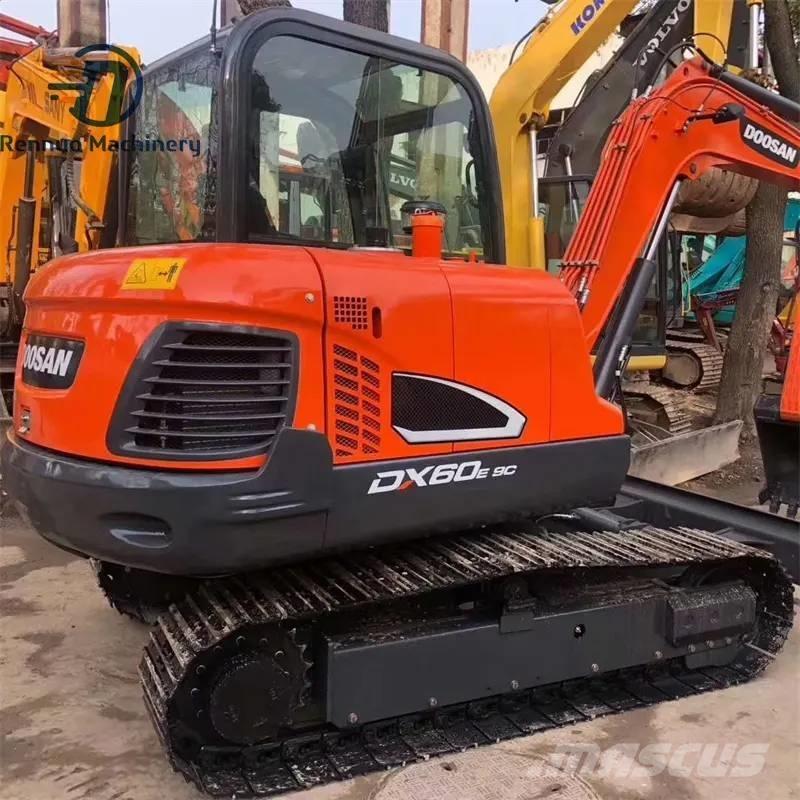 Doosan DX 60-9 C 大型油圧ショベル12t以上（パワーショベル・ユンボ）