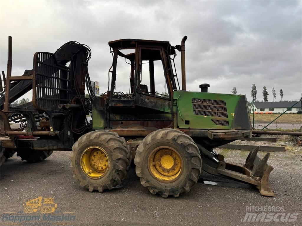 John Deere 1110D フォワーダー