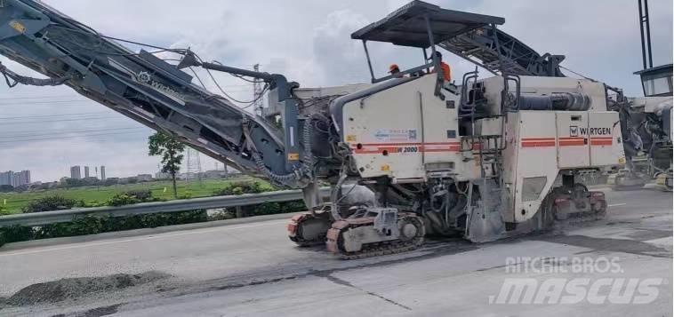 Wirtgen W2000 アスファルトコールドミリングマシーン