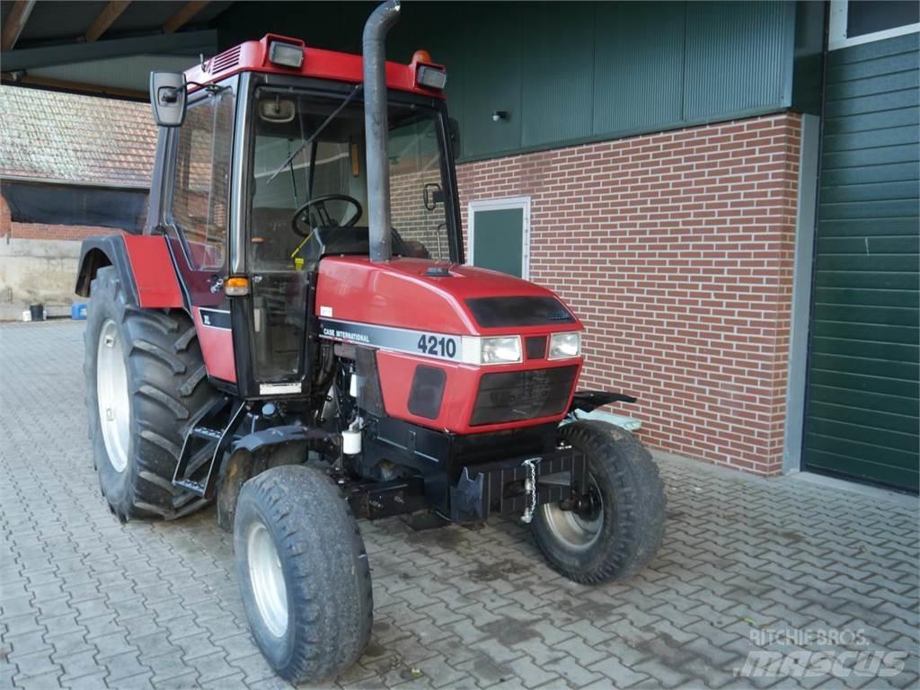 Case IH 4210 XL トラクター