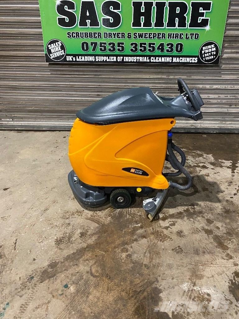 Taski 955b 床洗浄機（スクラバー）