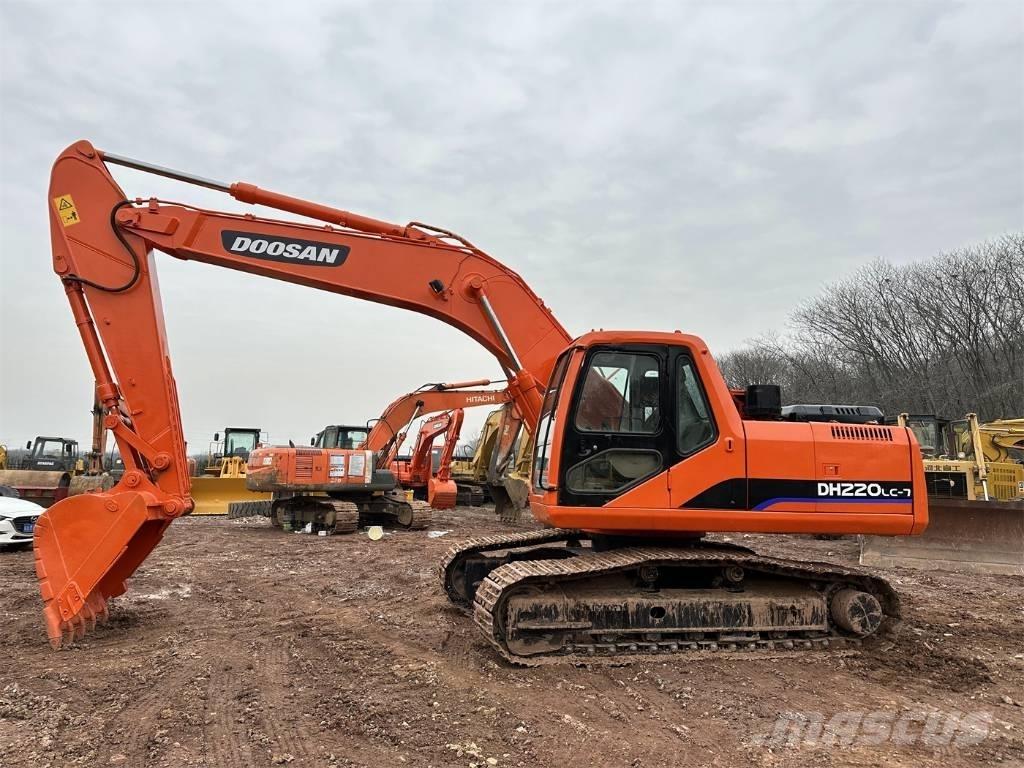 Doosan DH220-7 大型油圧ショベル12t以上（パワーショベル・ユンボ）