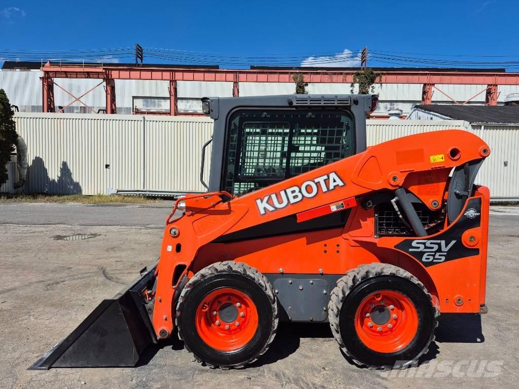 Kubota SSV 65 スキッドステアローダー
