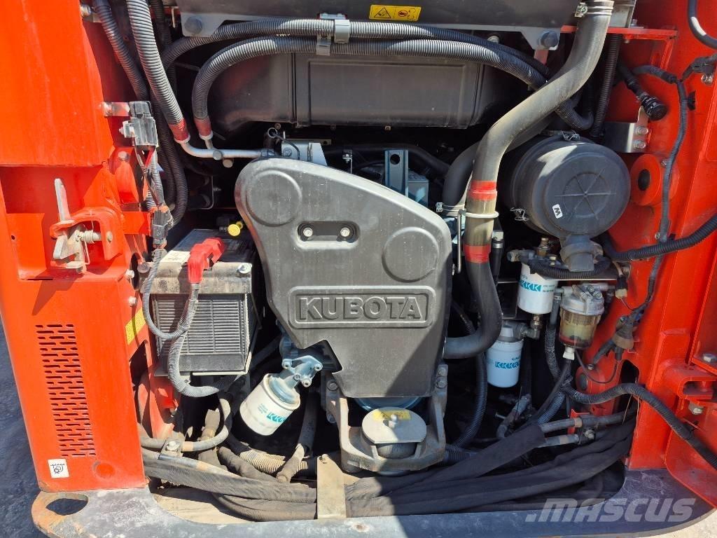 Kubota SSV 65 スキッドステアローダー