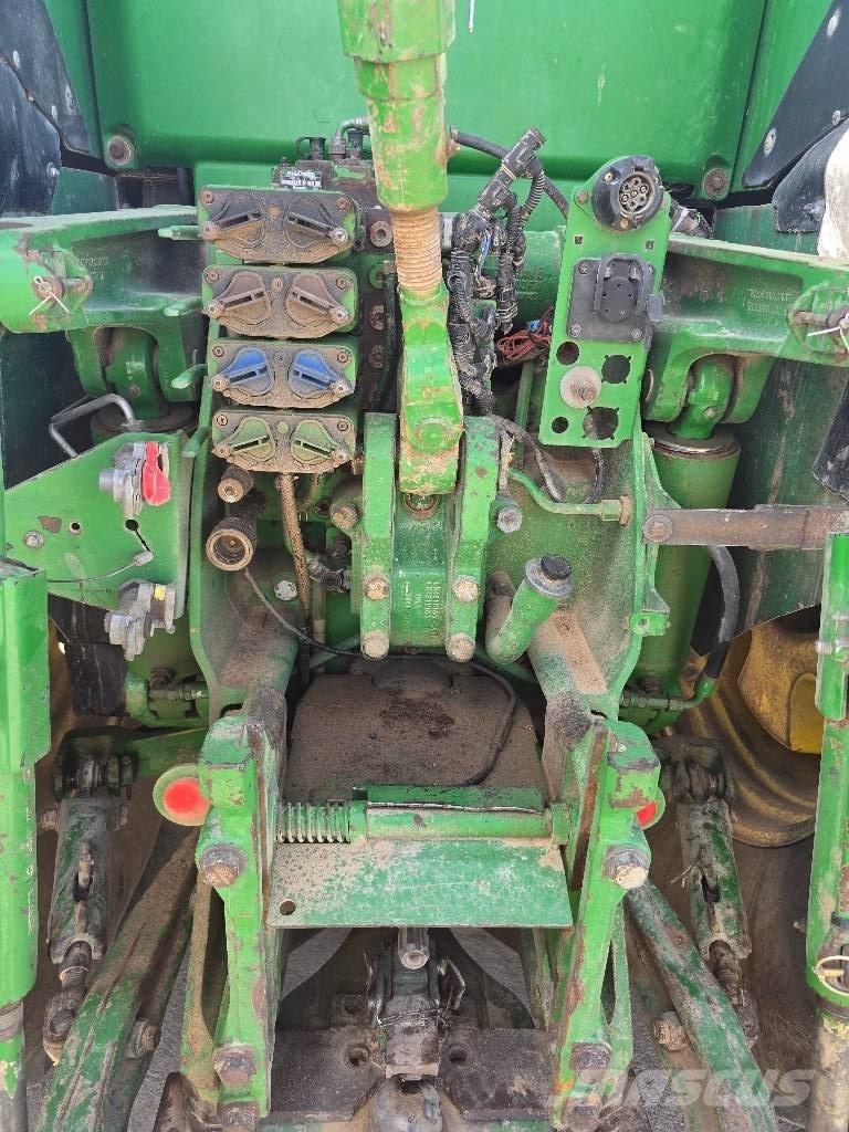 John Deere 8345 R トラクター