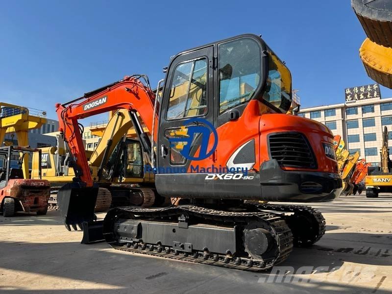 Doosan DX 60 大型油圧ショベル12t以上（パワーショベル・ユンボ）
