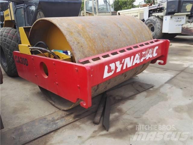 Dynapac CA 30 D 振動ローラ