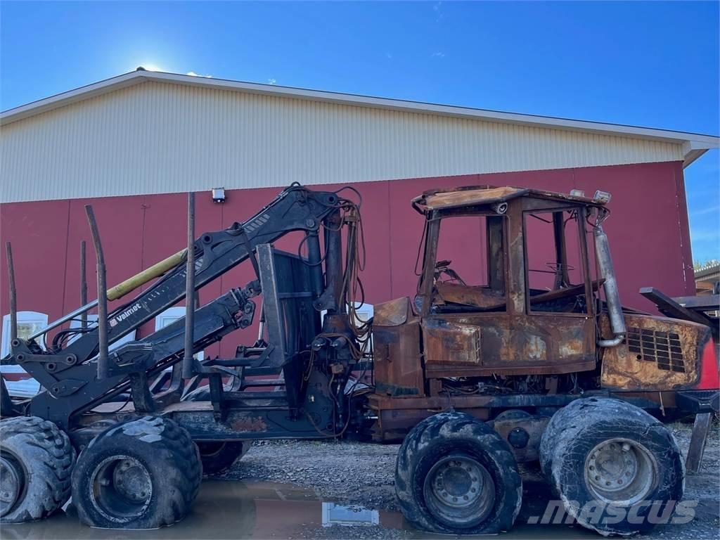 Komatsu 840TX フォワーダー