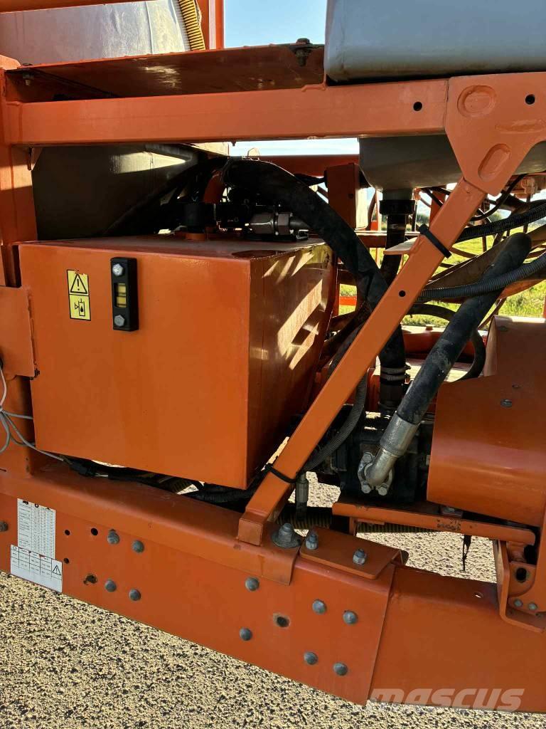 Jacto ADVANCE 3000 牽引型スプレイヤー