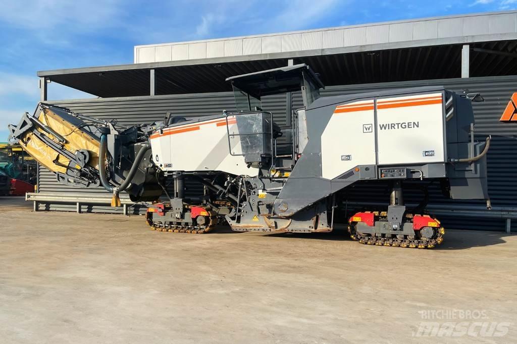 Wirtgen W 220 FI アスファルトコールドミリングマシーン