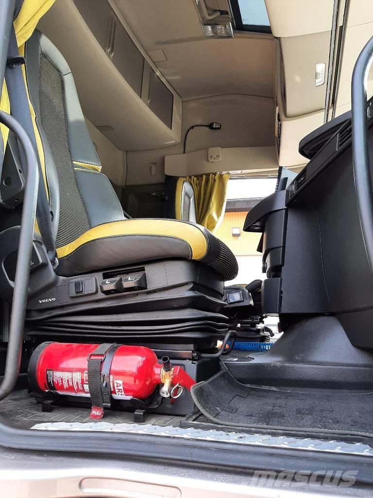 Volvo FH 16 木材トラック