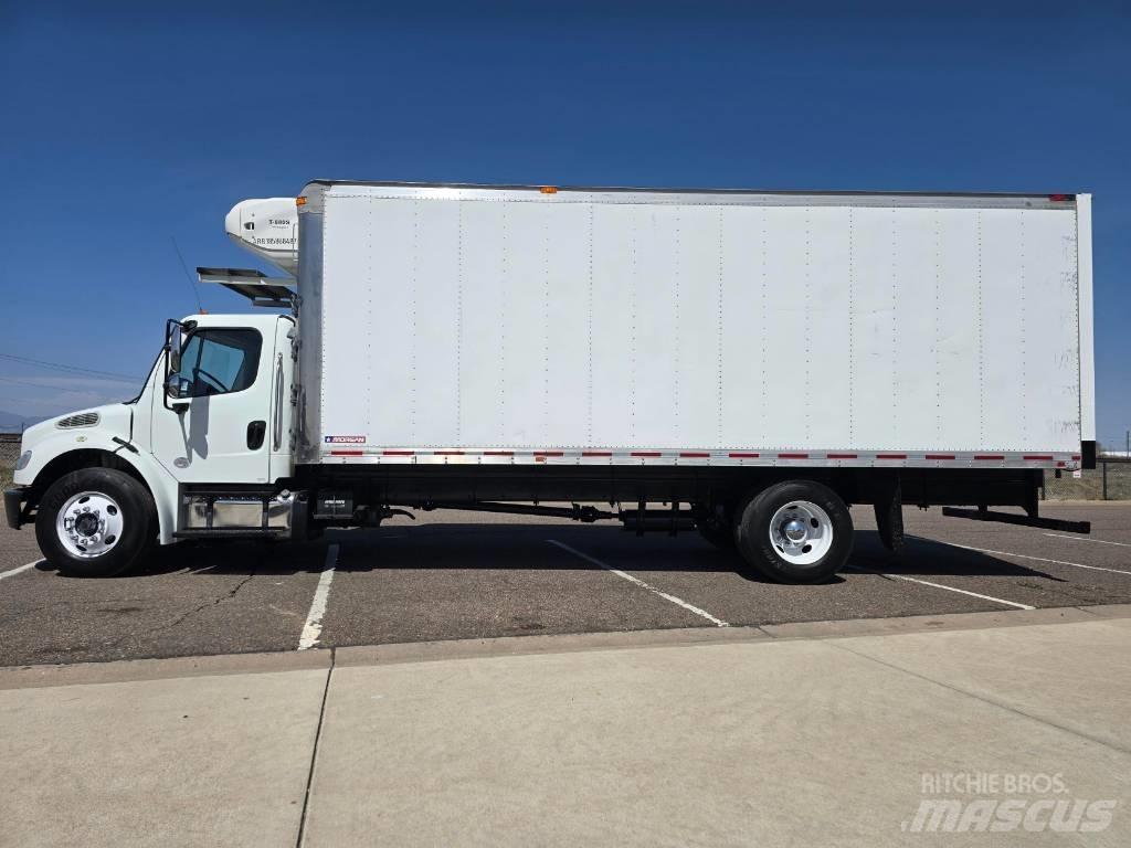 Freightliner M 106 冷凍冷蔵車