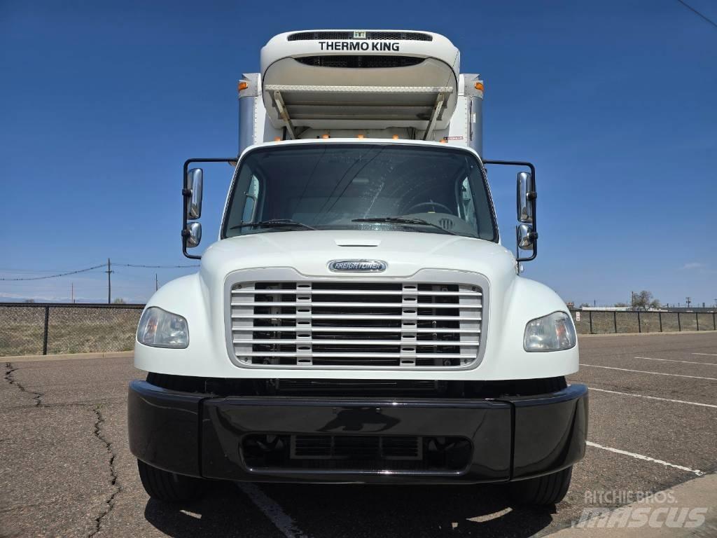 Freightliner M 106 冷凍冷蔵車