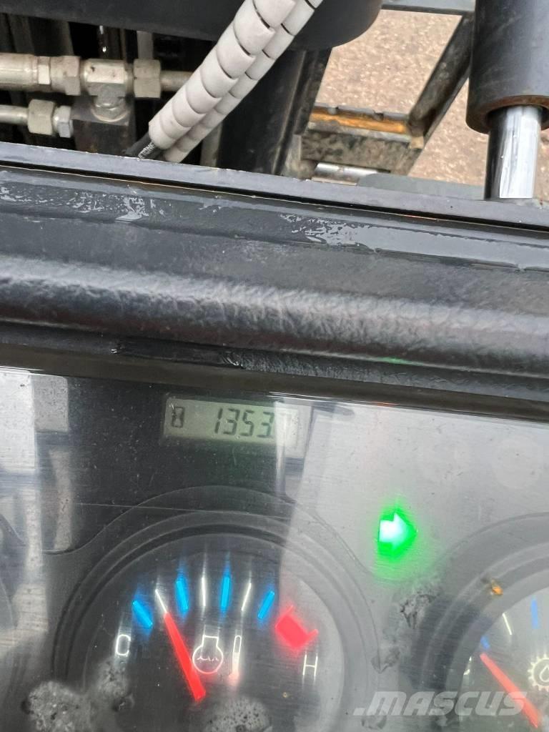 Doosan D 25 GP ディーゼル・軽油