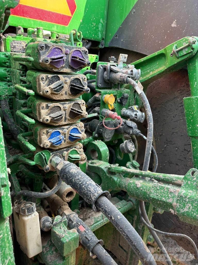 John Deere 7310R トラクター
